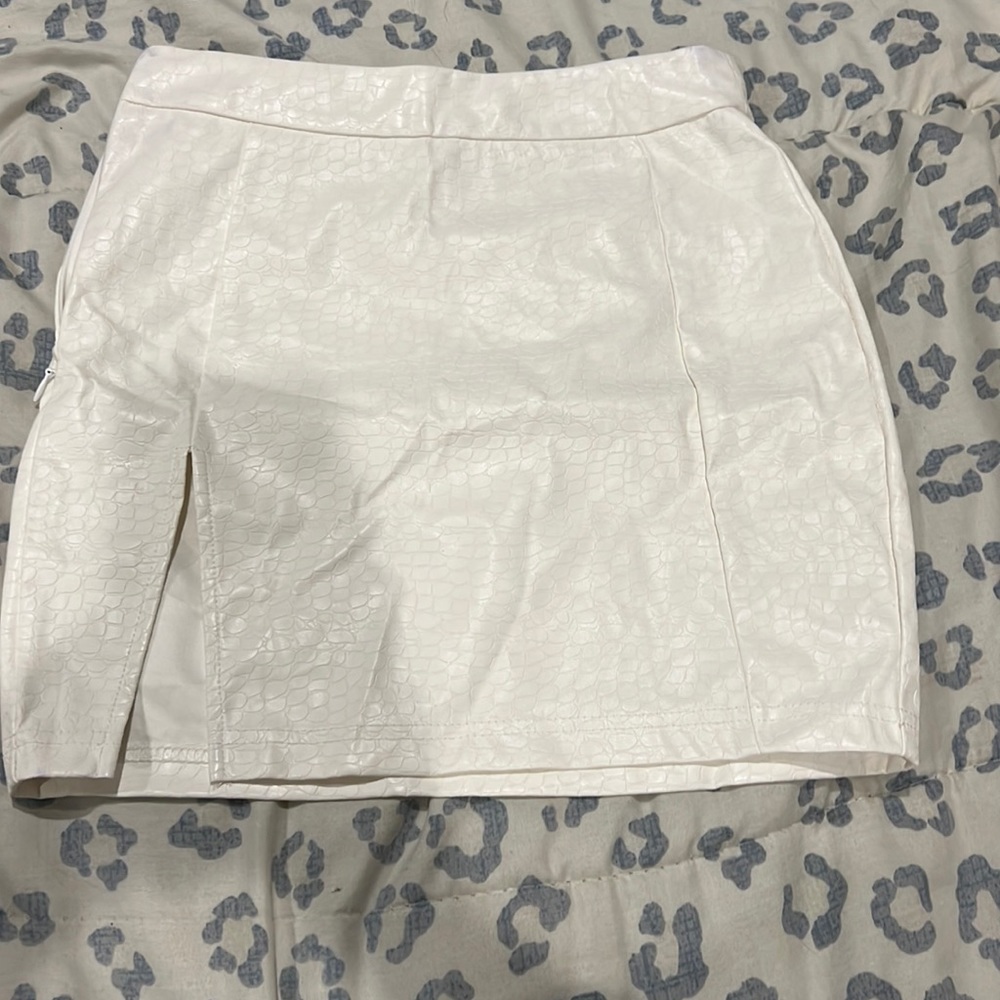 white leather slit skirt size 2